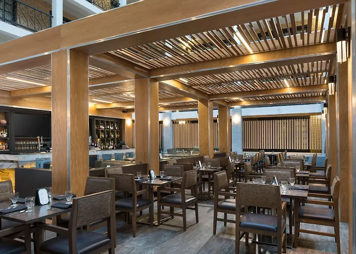 Embassy Suites By Hilton Austin Central